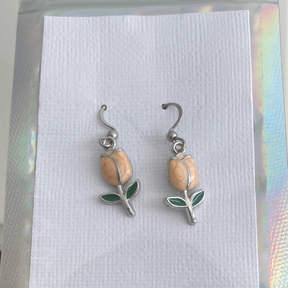 Assorted Springtime Tulip Earrings - Picture 6 of 6